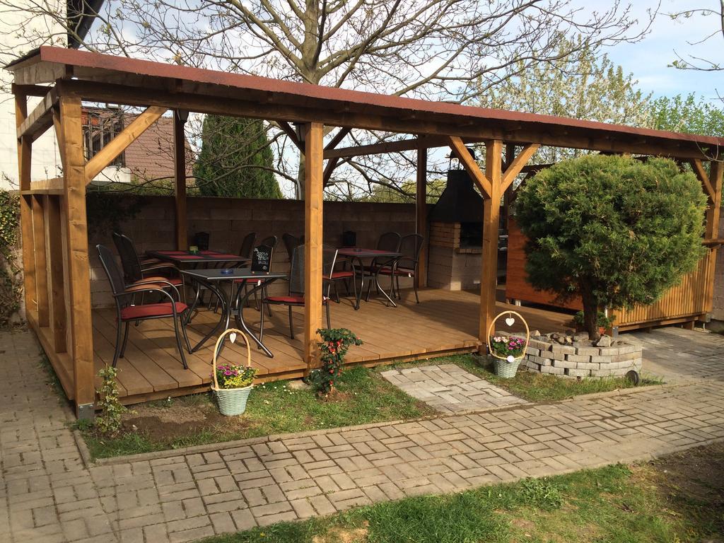 Kněževes 皮洛塔餐馆及旅馆酒店 外观 照片