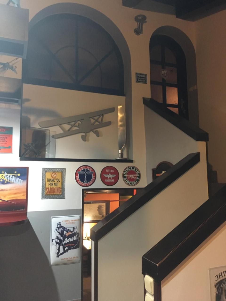 Kněževes 皮洛塔餐馆及旅馆酒店 外观 照片